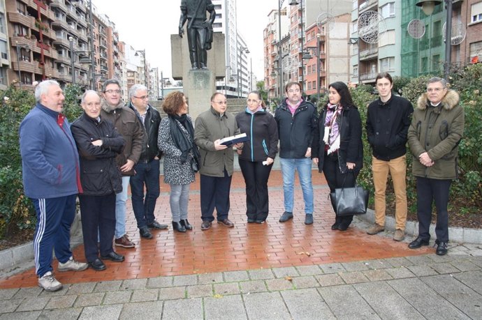 José María Ruiz Alejos Reconocido Como Hombre Del Año Del Comercio Logroñés Por 