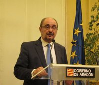 Lambán, sorprendido por propuesta de Báñez de que jornada laboral acabe a las 18.00 horas