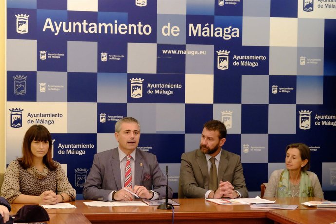 Andrade Sarabia presentan estudio ancianos atención Ayuntamiento Málaga