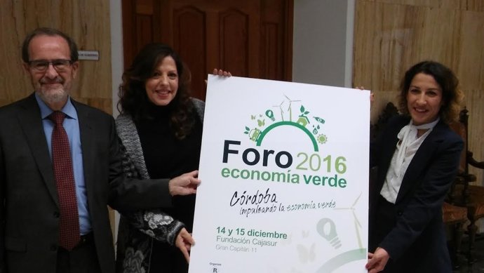 Téllez, entre Pozuelo y Gordejo, durante la presentación del foro