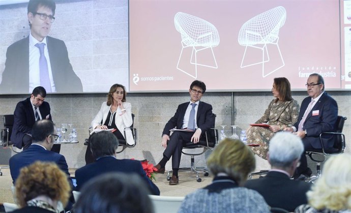 Jornada farmaindustria con la consejera de Salud riojana