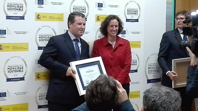 Pedro Bruno recoge el premio por Caminos Escolares Seguros