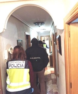 Nota De Prensa Y Fotografía Relacionada: "Desarticulada La Rama Española De Una 