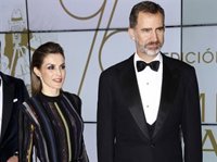 La Reina Letizia deslumbra en ABC con el vestido más fashion de los últimos años