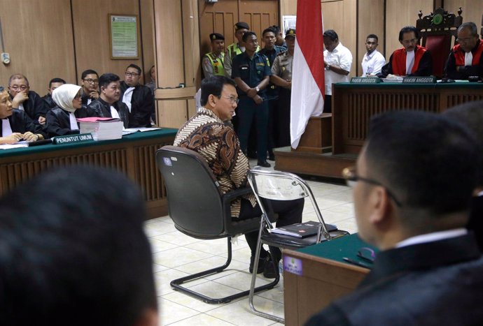 El gobernador de Yakarta, 'Ahok', en juicio acusado por blasfemia
