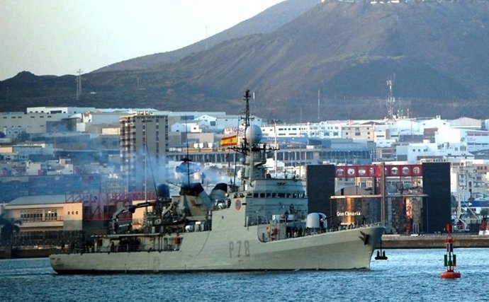 NOTA DE PRENSA ESCALA DEL PATRULLERO CAZADORA EN CADIZ