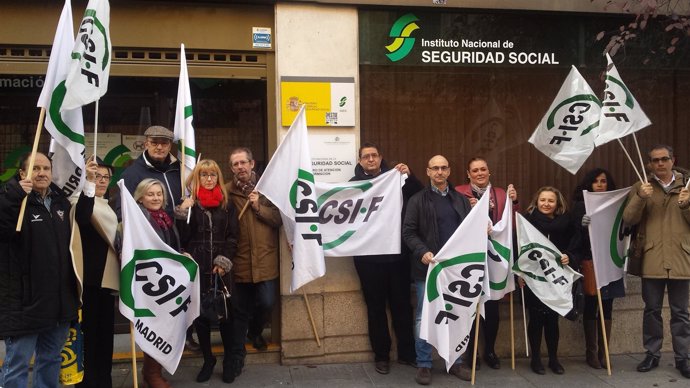 Protesta de CSIF contra el cierre de oficinas de la Seguridad Social