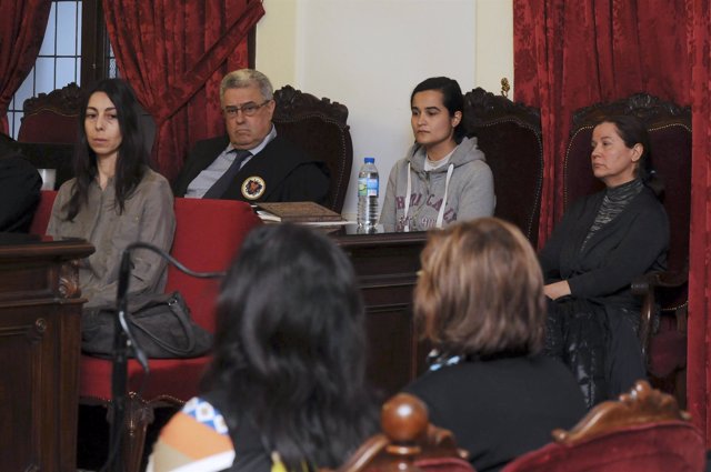 Montserrat González, Triana Martínez y Raquel Gago