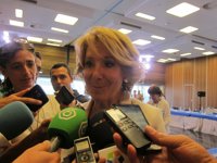 Aguirre ve un "notición" que PSOE rechace los presupuestos de Carmena