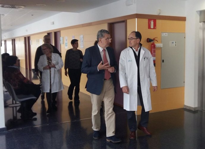 Celaya visita el centro de salud Pirineos de Huesca