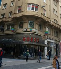 200 militantes del PSOE piden primarias y congreso urgente