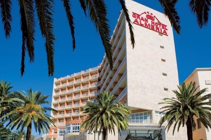 Imagen del Gran Hotel de Almería, que está cerrado