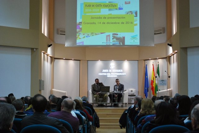 Presentación del plan de éxito educativo en Granada