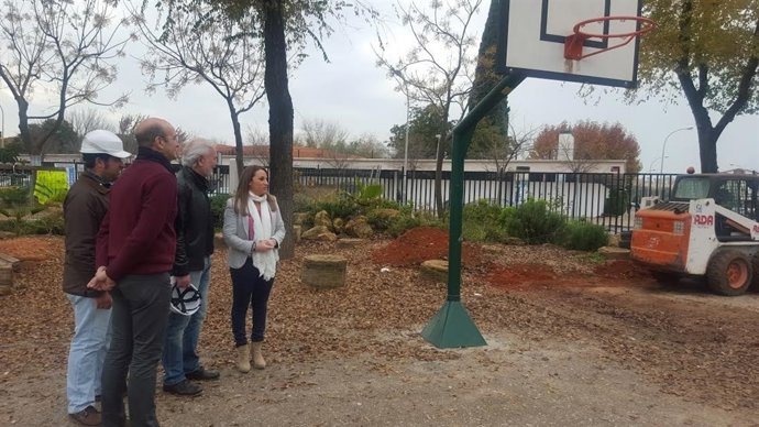 Ruiz durante la visita al CEIP Fernán Pérez de Oliva