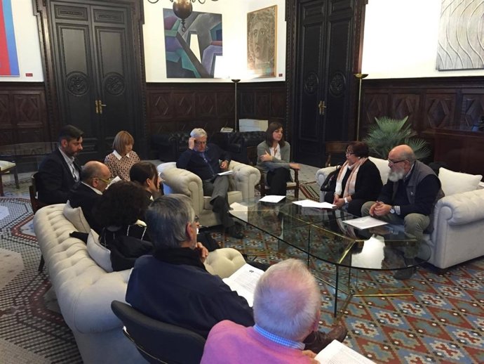 Representantes de la Federación de Vecinos con Ribó y Menguzzato