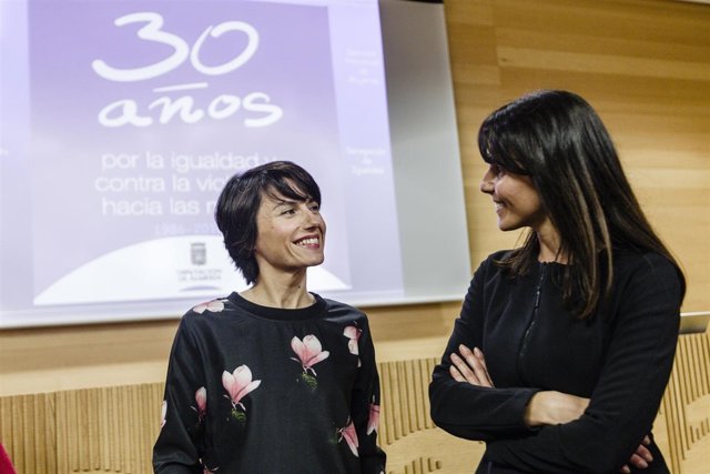 Lola Parra ha sido la encargada de dirigir el documental.