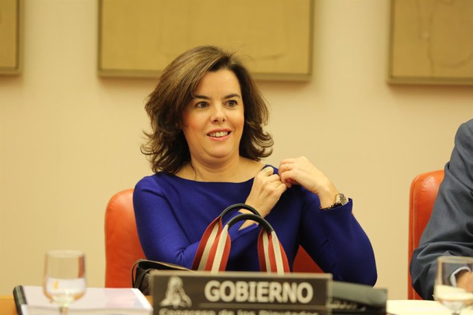 Soraya Sáenz de Santamaría comparece en la Comisión Constitucional del Congreso