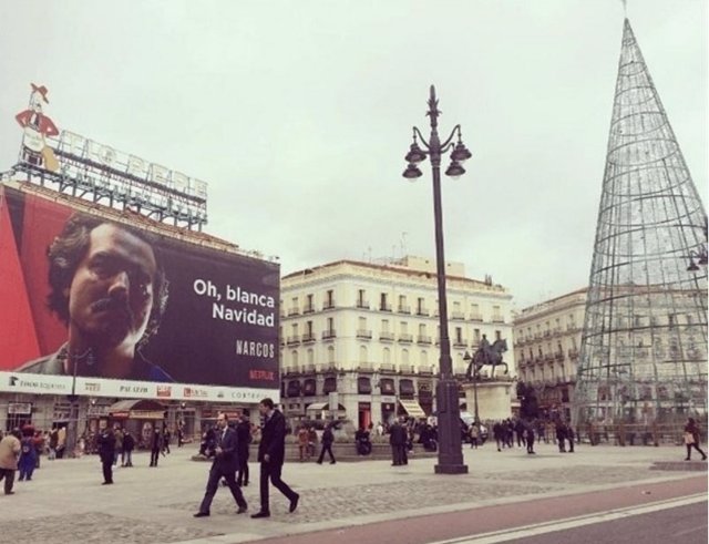 Cartel de 'Narcos' en la Puerta del Sol