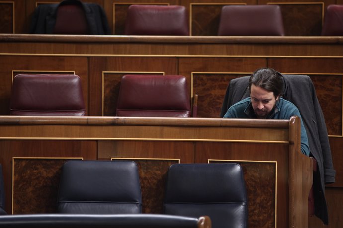 Pablo Iglesias solo en el Congreso