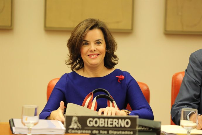 Soraya Sáenz de Santamaría comparece en la Comisión Constitucional del Congreso