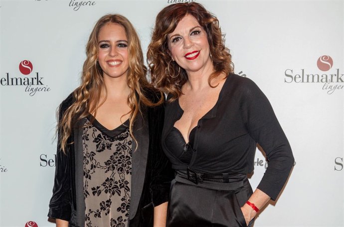 Andrea lázaro y belinda washington