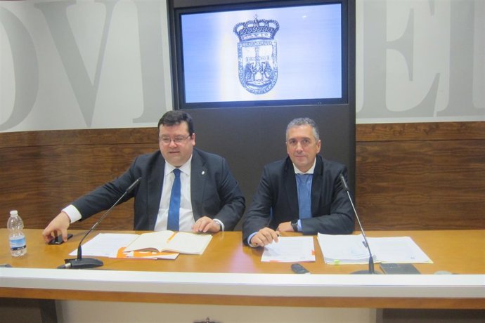 Los concejales de C's en Oviedo, Luis Pacho y Luis Zaragoza.