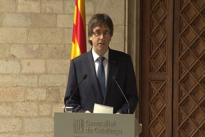 Puigdemont se ratifica en el referéndum pese al TC