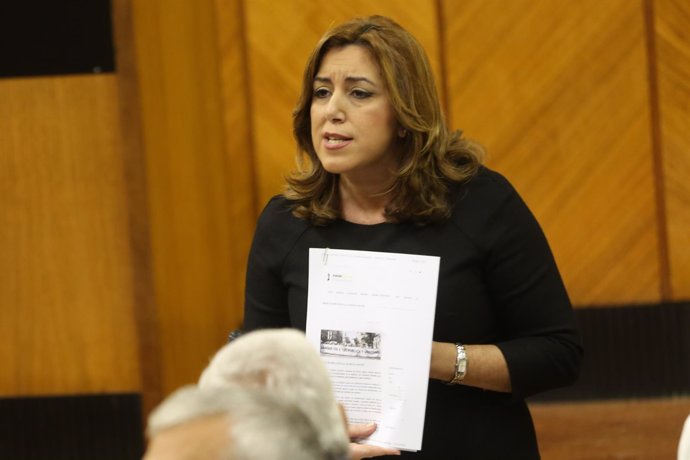 Susana Díaz debate con Juanma Moreno en el Pleno del Parlamento