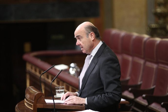 Luis de Guindos comparece en el Congreso de los Diputados