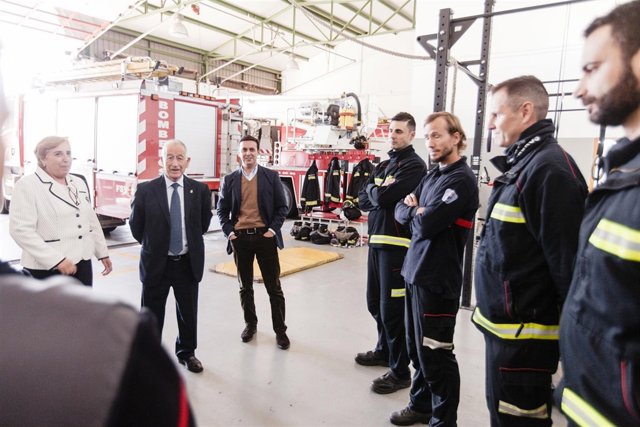 La Diputación ha visitado el Consorcio de Bomberos del Poniente.