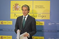 De la Serna, comprometido con "desbloquear" el AVE a Galicia, en enero se verá con Feijóo