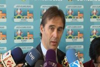 Lopetegui: "Ninguna profesión vive hoy de espaldas a la tecnología"