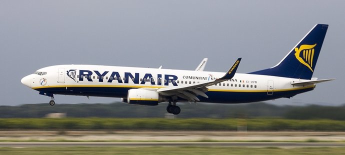 La aerolínea ha dotado de un avión más para verano la oferta en Manises, hasta 4
