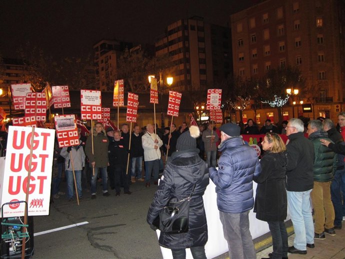 Concentración por la recuperación de derechos en Logroño