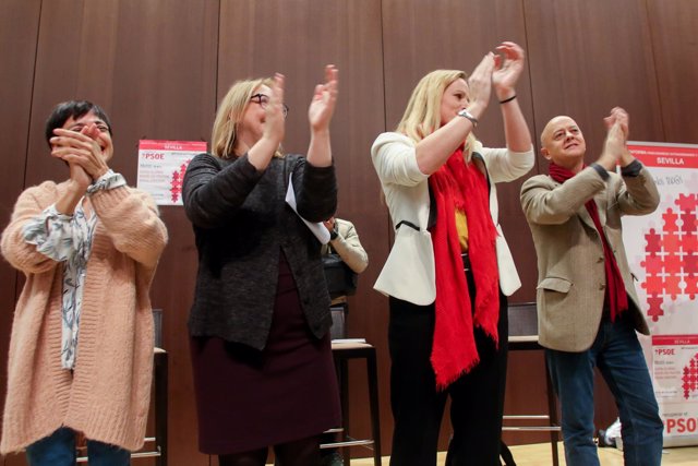 Acto de la Plataforma Socialista Pro Congreso Extraordinario en Sevilla