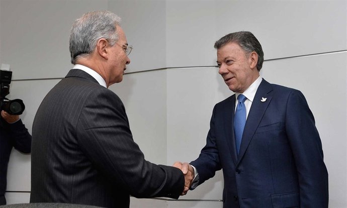 Álvaro Uribe y Juan Manuel Santos