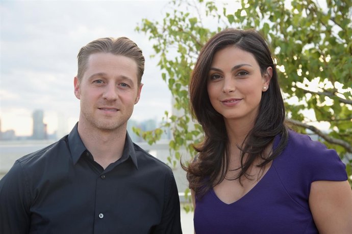 MORENA BACCARIN Y BEN MCKENZIE