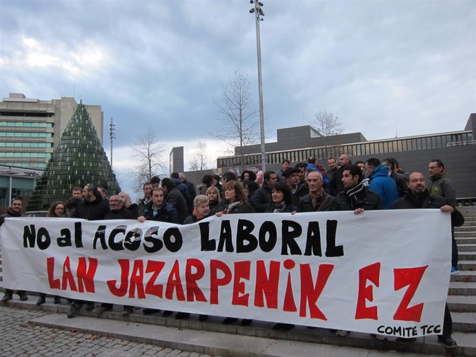 Concentración de los trabajadores de las villavesas