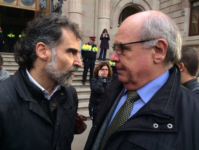 Jordi Cuixart (Òmnium) y Lluís Rabell (SíQueEsPot) frente al TSJC