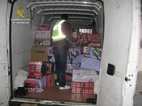 Detenidas 22 personas e incautadas 33.603 cajetillas de tabaco de contrabando en Sevilla