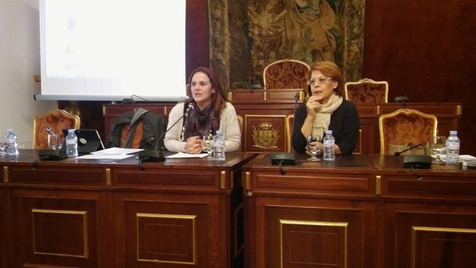 Barbero (izda.), durante la inauguración del encuentro