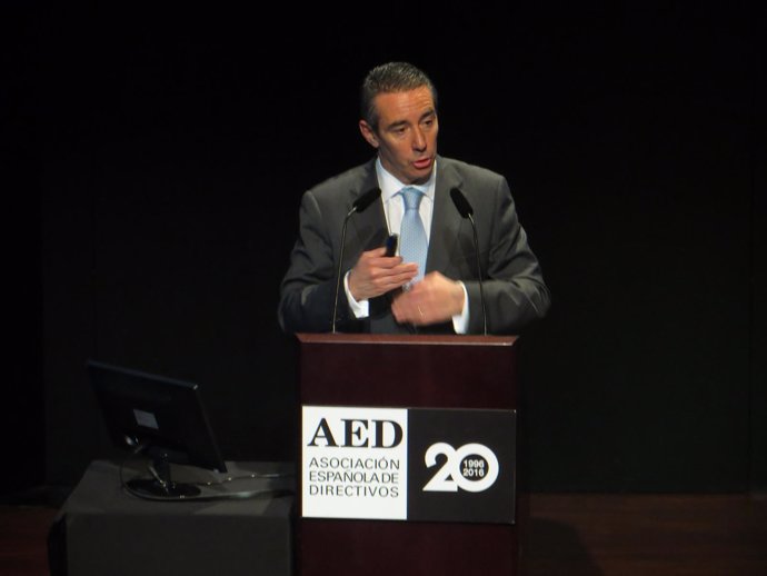 J.Alcaraz (CaixaBank) durante su intervención en la jornada de AED