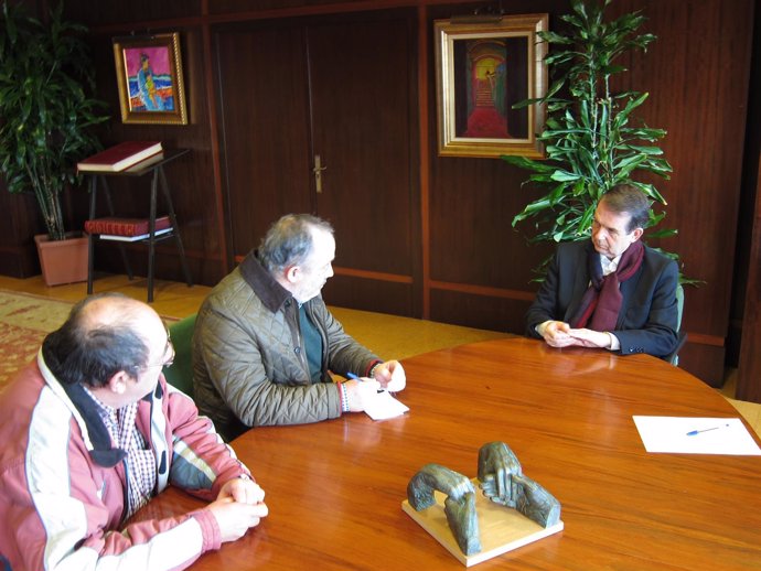 El alcalde de Vigo, Abel Caballero, en una reunión