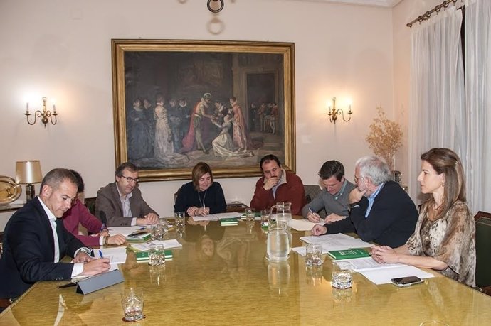 Firma del pacto de Diputación de Cáceres contra el despoblamiento