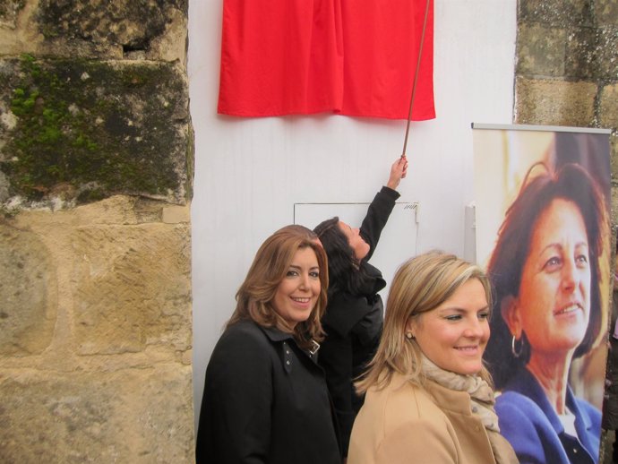 Susana Díaz durante el homenaje a Carmen Olmedo