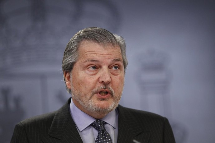 Rueda de prensa de Méndez de Vigo tras el Consejo de Ministros