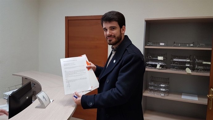 Moyano interponiendo la denuncia.