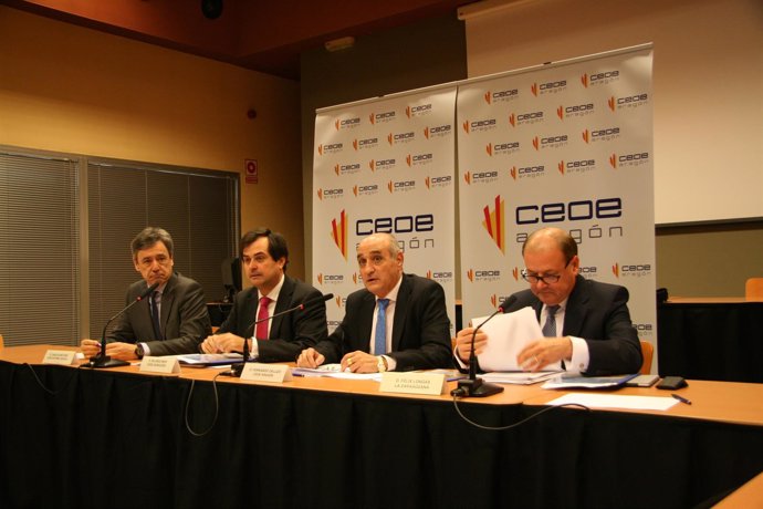 Presentación del Avance Economíco 2016 de la CEOE Aragón.
