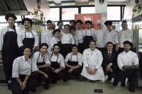 Más de 730 menús elaborados por el chef Erlantz Gorostiza se repertirán en comedores de Cáritas de Canarias