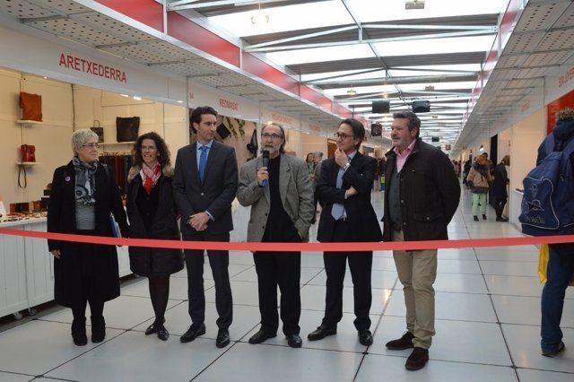 Gabonart azoka inauguratu dute